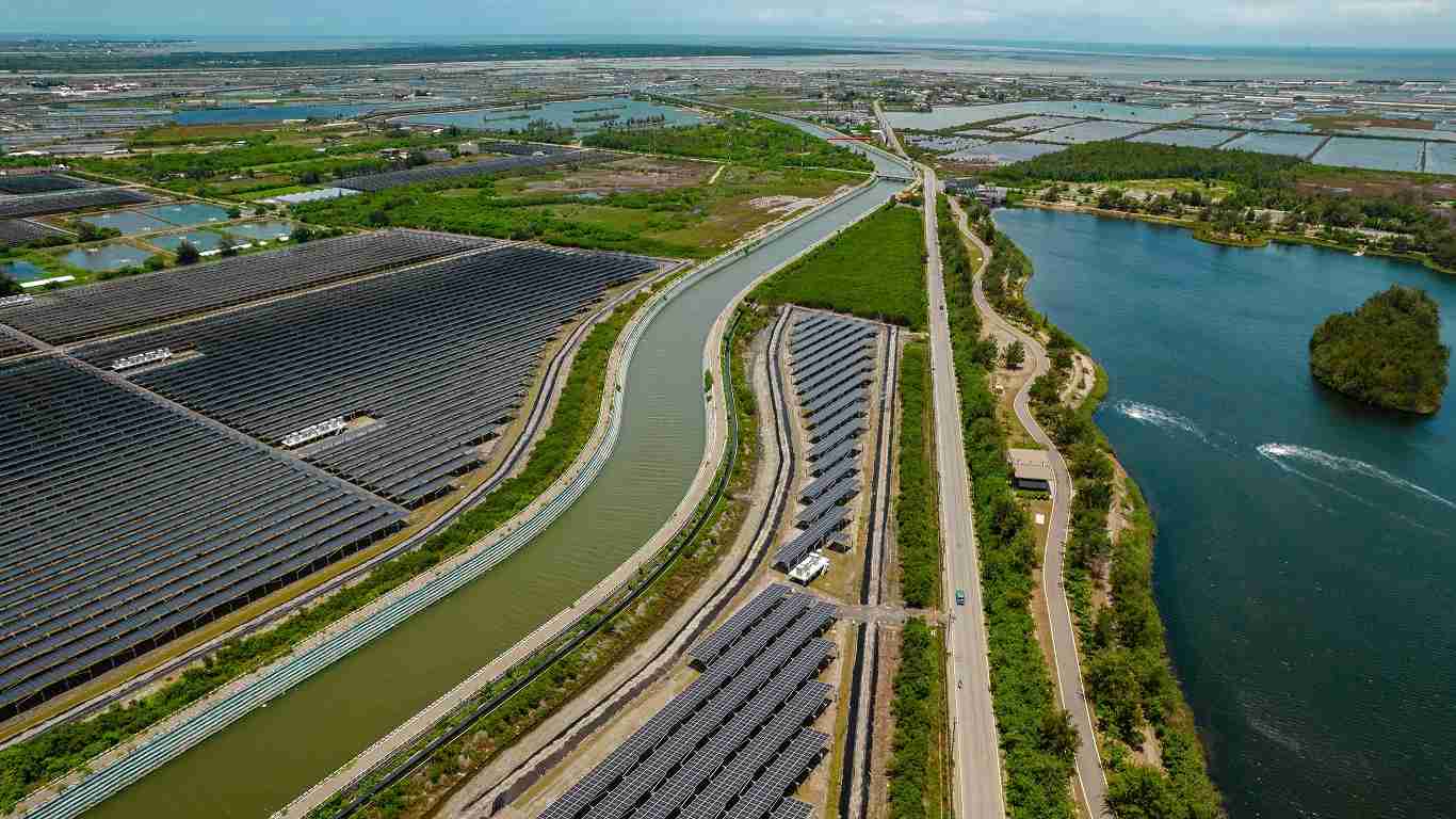 赏金国际能源事业提供智慧能源管理、、、、太阳能监控管理、、全方位电厂建置及运维解决方案，，，并拥有管理超过6000案场的经验